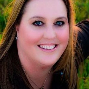 Meet your Posher, Elise